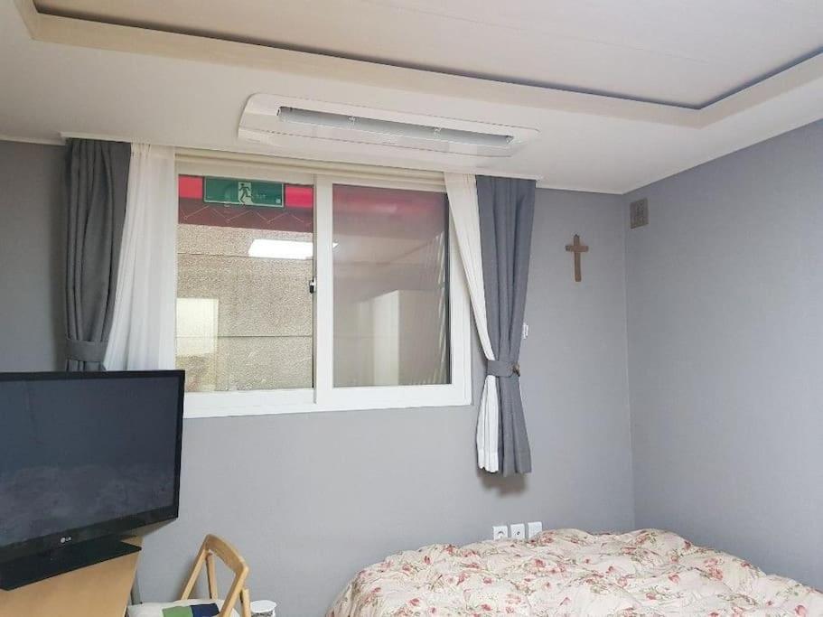 Gyeongbokgung Palace Seochon Christian Home - Foreigner Only 首爾 外观 照片