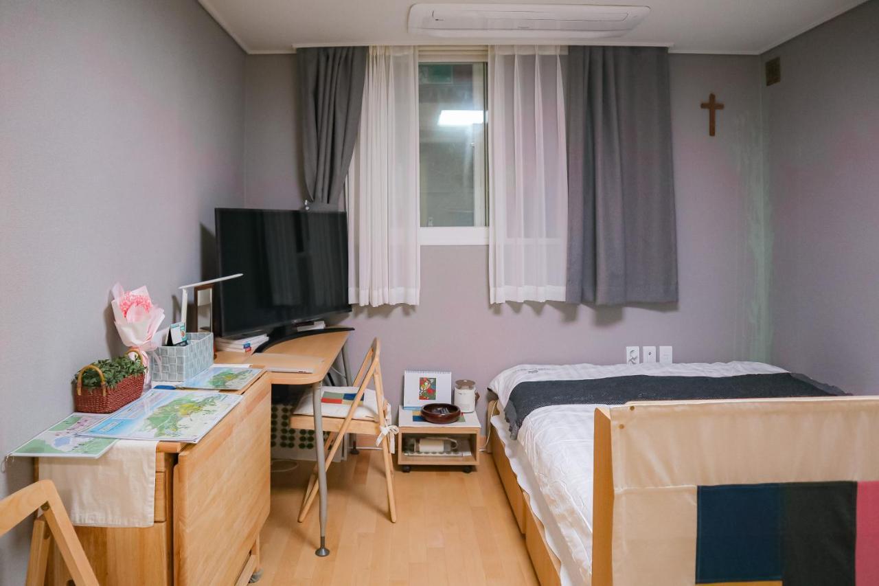 Gyeongbokgung Palace Seochon Christian Home - Foreigner Only 首爾 外观 照片